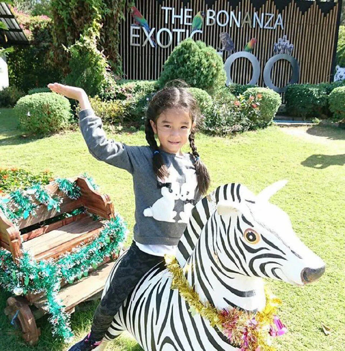 ทริปสุขสันต์! พ่อบรู๊ค-แม่กบ พาลูกๆเที่ยวเขาใหญ่สัมผัสธรรมชาติ