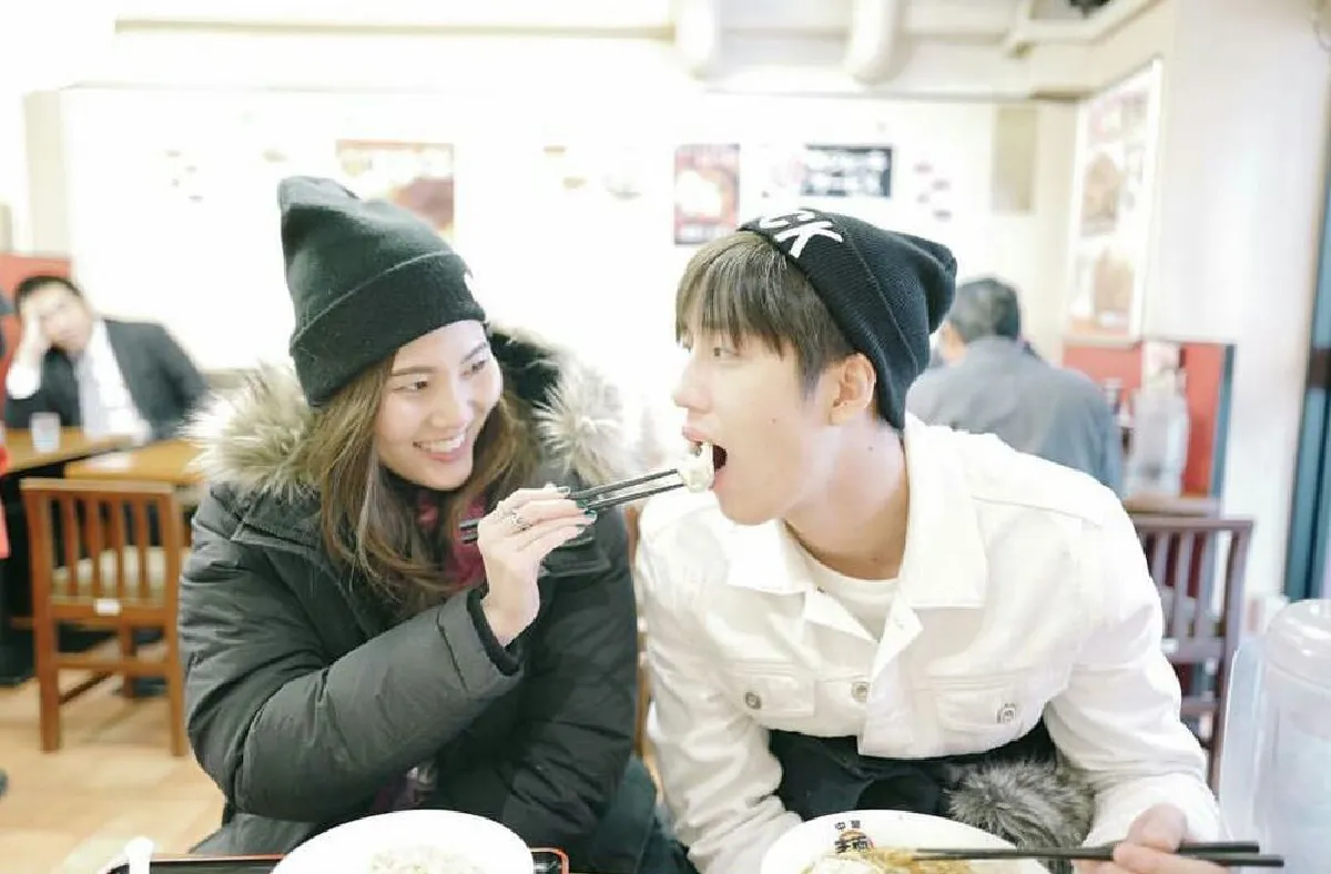 โมเม้นท์หวาน! ต่อ ธนภพ ควงแฟนสวีทญี่ปุ่น พร้อมเผยประโยคซึ้งชวนฟิน