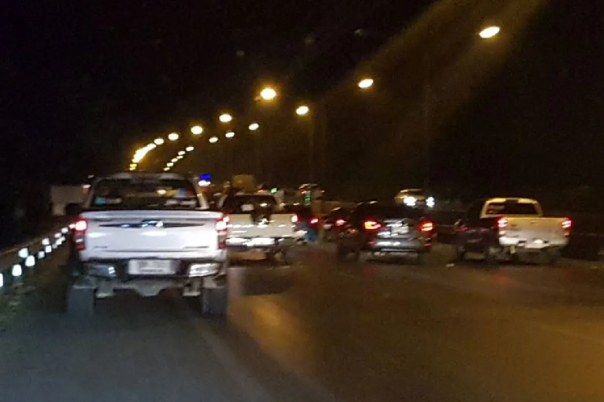 จราจรถนนมิตรภาพผ่านโคราชค่ำนี้รถมาก