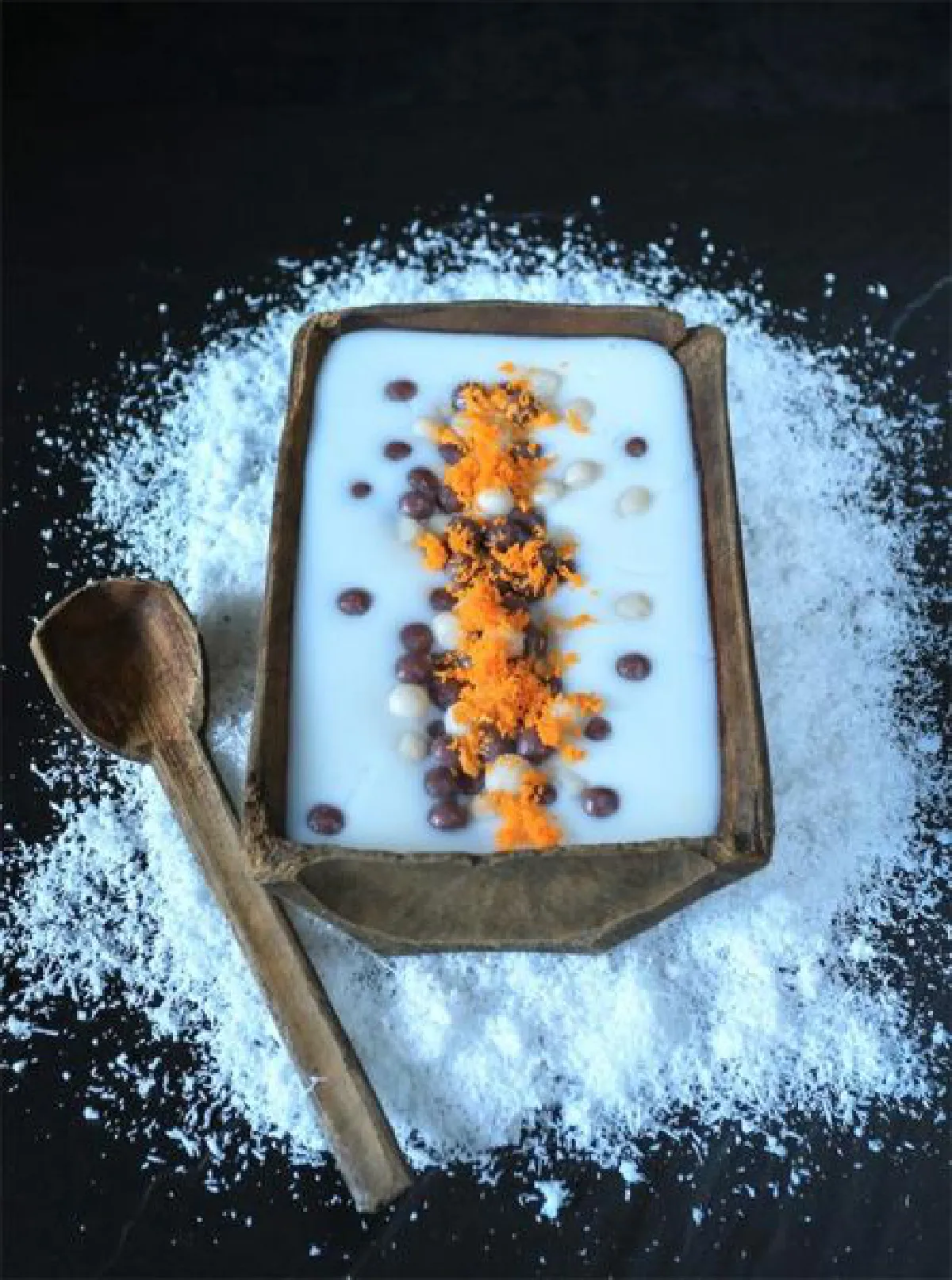 ขนมไทยสไตล์ Minimal บัวลอยเผือกไข่เค็ม