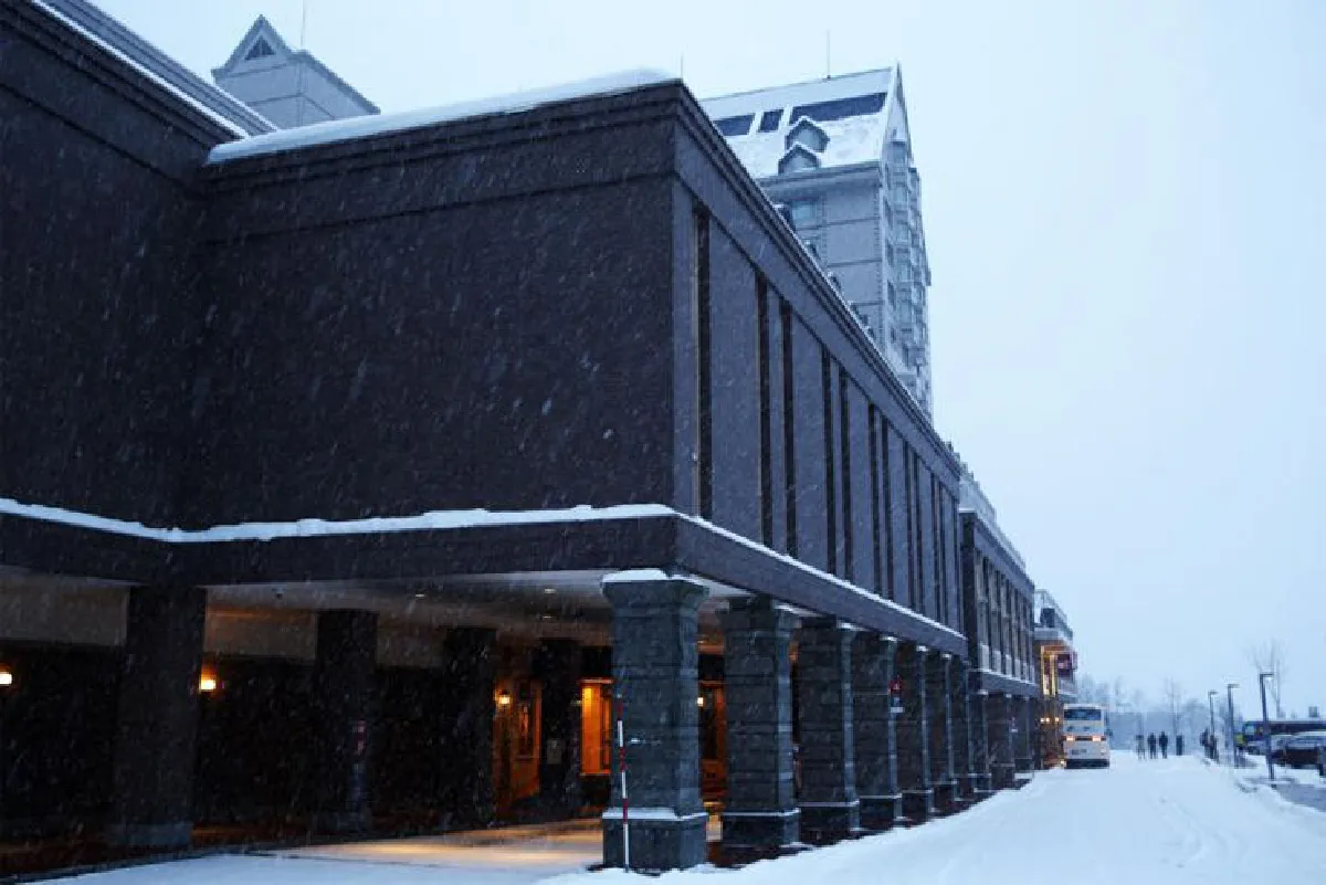 อะ ทรีบิวต์ พอร์ตโฟลิโอ ฮอกไกโด ตามรอยคุณเด่นชัย