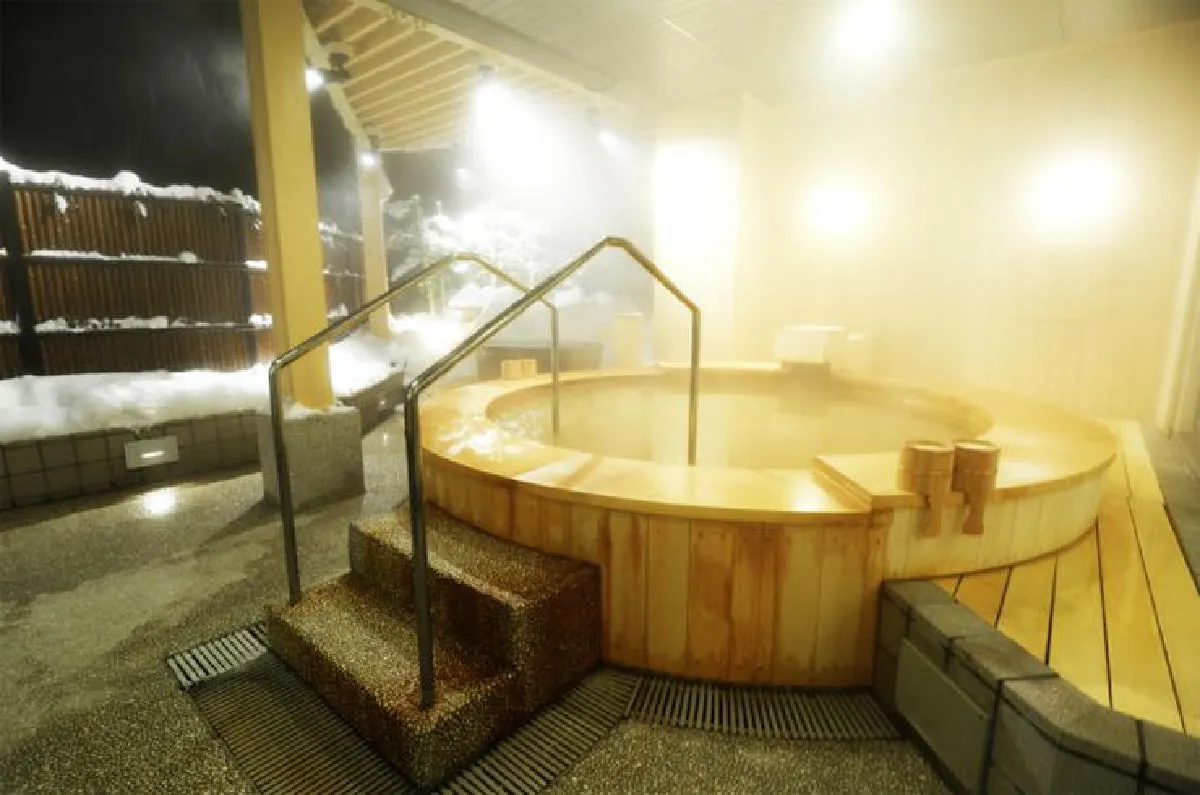 อะ ทรีบิวต์ พอร์ตโฟลิโอ ฮอกไกโด ตามรอยคุณเด่นชัย