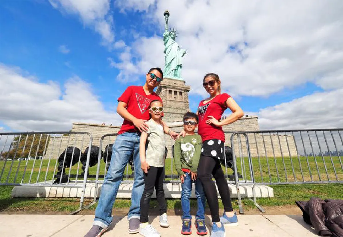 2 มาดามส์   เลี้ยงลูกด้วยการเดินทาง