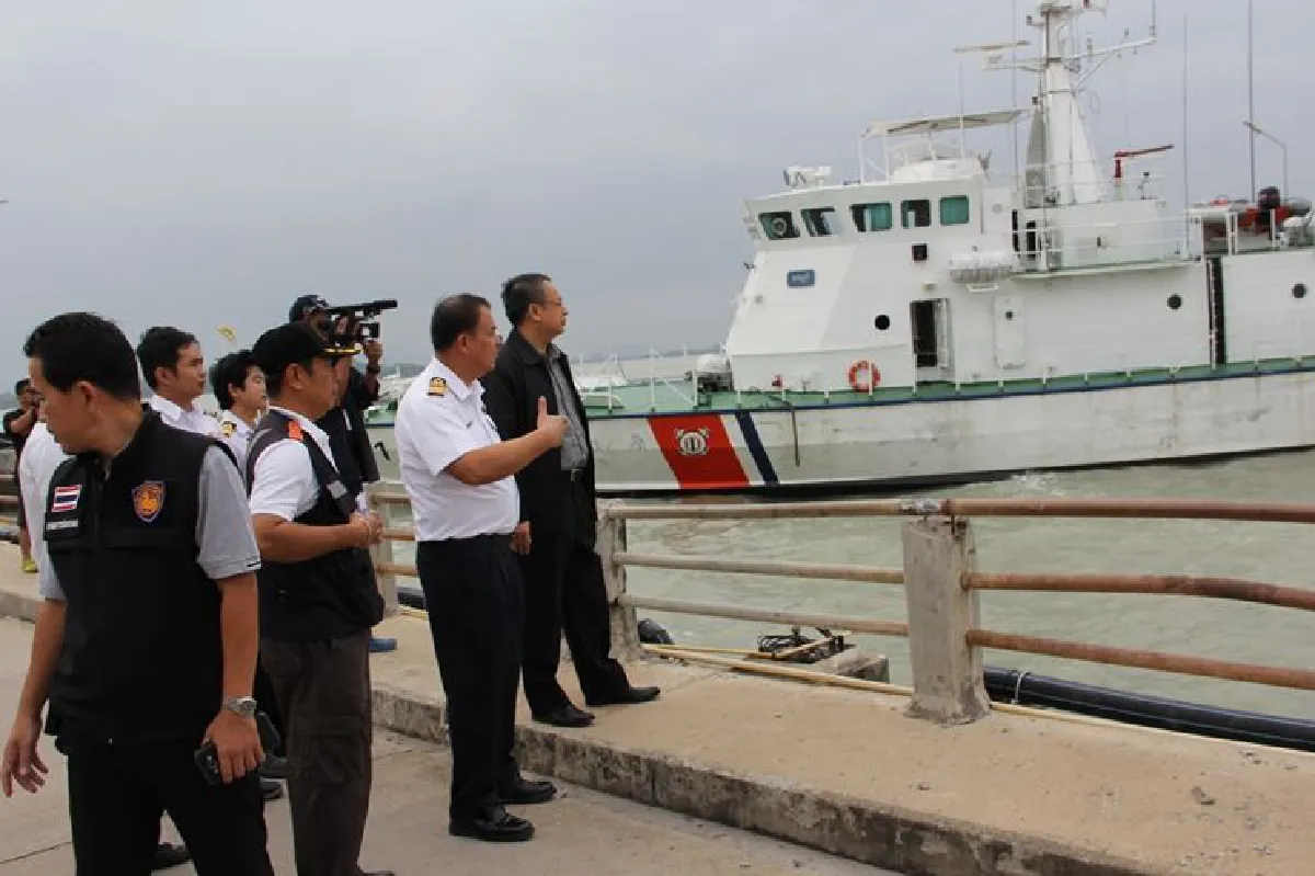 ดอนสักย้ายท่าเรือเร็วไป3เกาะดังคลื่นลมแรง