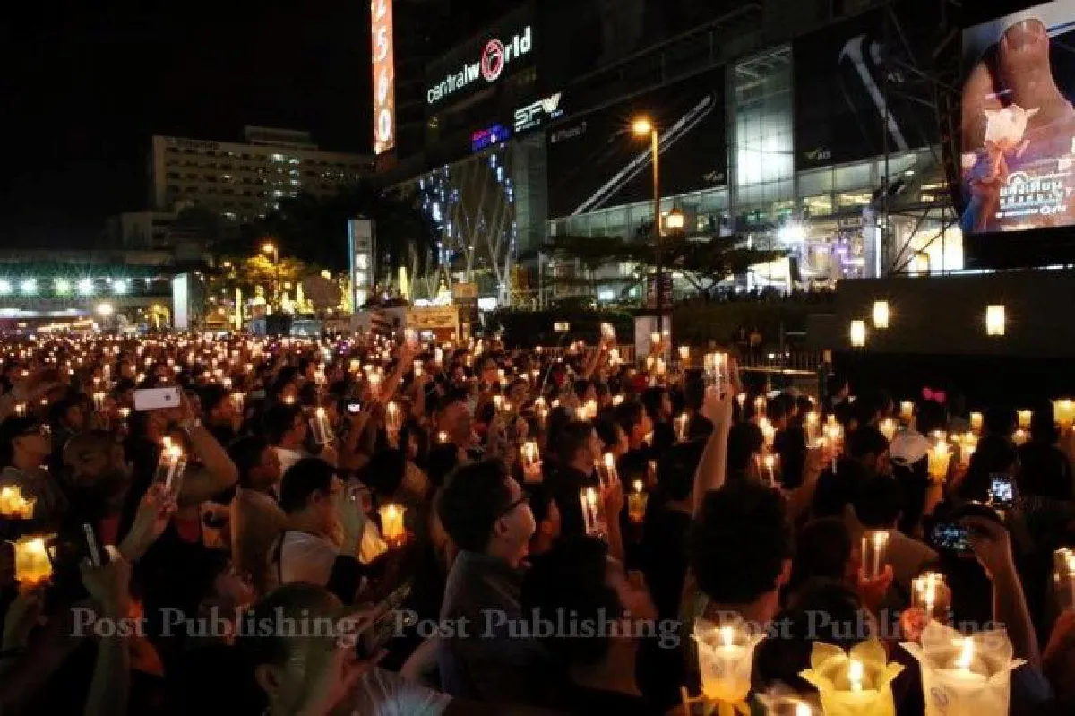 ประมวลภาพแสงเทียนแห่งสยาม-สวดมนต์ข้ามปี ถวายเป็นพระราชกุศล