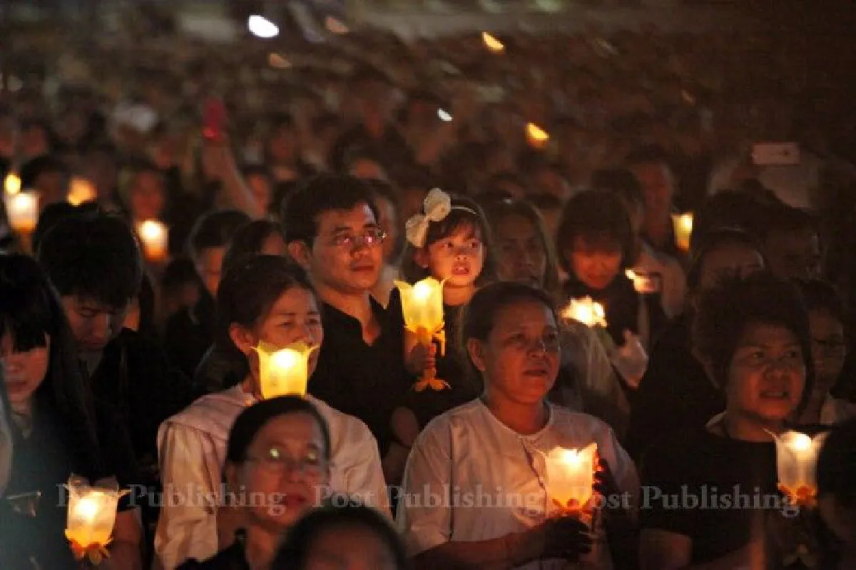 ประมวลภาพแสงเทียนแห่งสยาม-สวดมนต์ข้ามปี ถวายเป็นพระราชกุศล