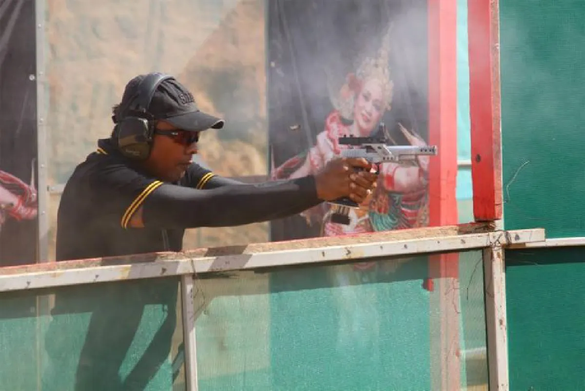 ปืนรณยุทธ อีกสัมผัส ของกีฬายิงปืน