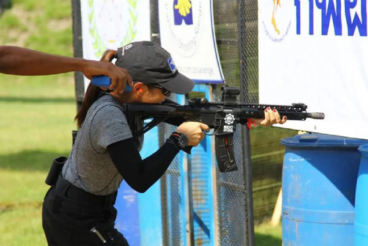 ปืนรณยุทธ อีกสัมผัส ของกีฬายิงปืน