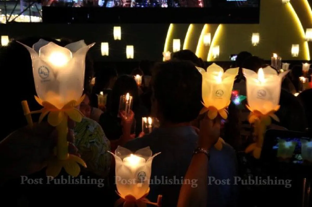 ประมวลภาพแสงเทียนแห่งสยาม-สวดมนต์ข้ามปี ถวายเป็นพระราชกุศล