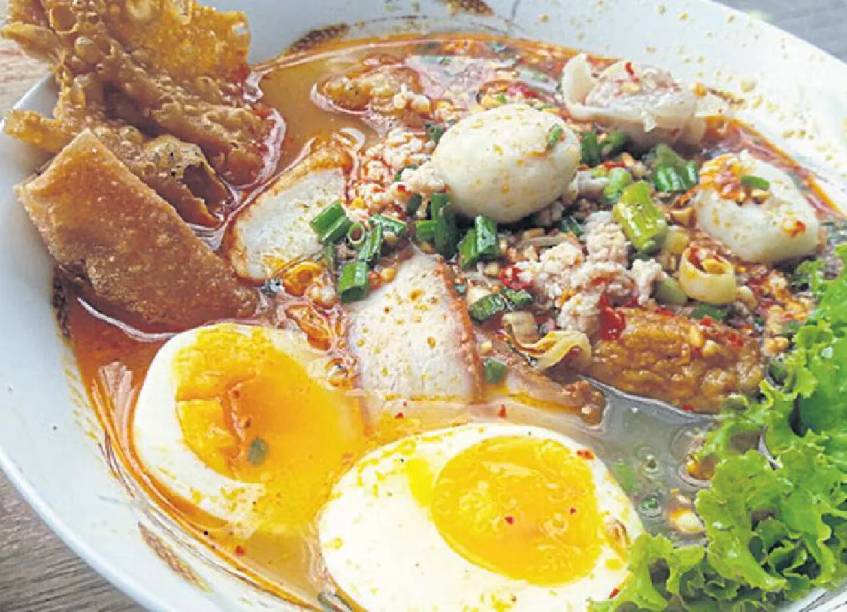 บะหมี่แสงเทียน ตำนานความอร่อยกว่า 70 ปี