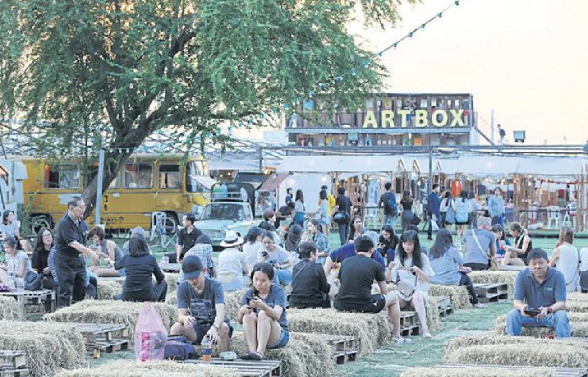 เดินชิลเสพงานศิลปะเก๋ๆ ARTBOX At Chatuchuk