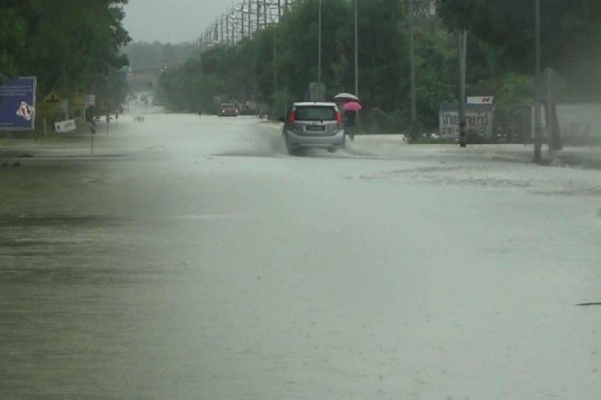อุตุฯเผยภาคใต้ตอนล่างเริ่มมีฝนลดลง-กทม.ตก30%ของพื้นที่ อุตุฯเผยภาคใต้ตอนล่างเริ่มมีฝนลดลง-กทม.ตก30%ของพื้นที่
