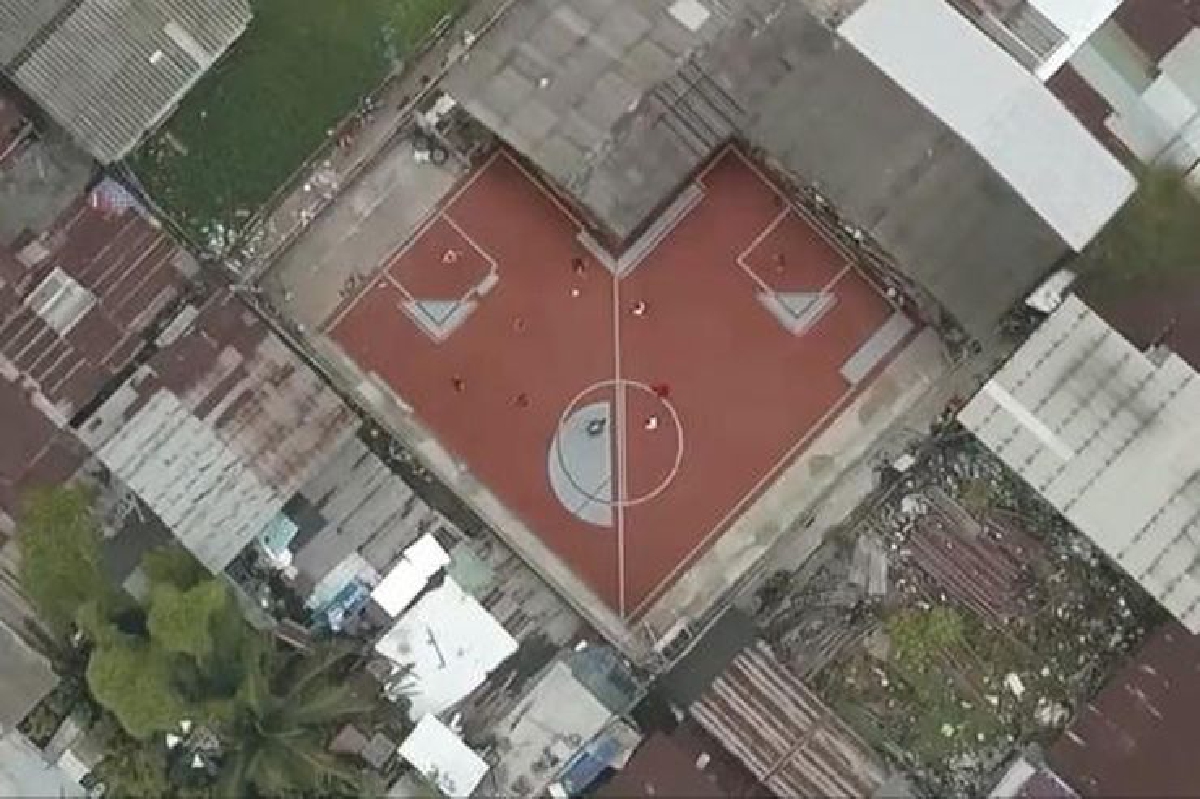 สนามฟุตบอลรูปทรงฉีกแนว 1 ใน 25 สุดยอดสิ่งประดิษฐ์ปี 2016 สนามฟุตบอลรูปทรงฉีกแนว 1 ใน 25 สุดยอดสิ่งประดิษฐ์ปี 2016