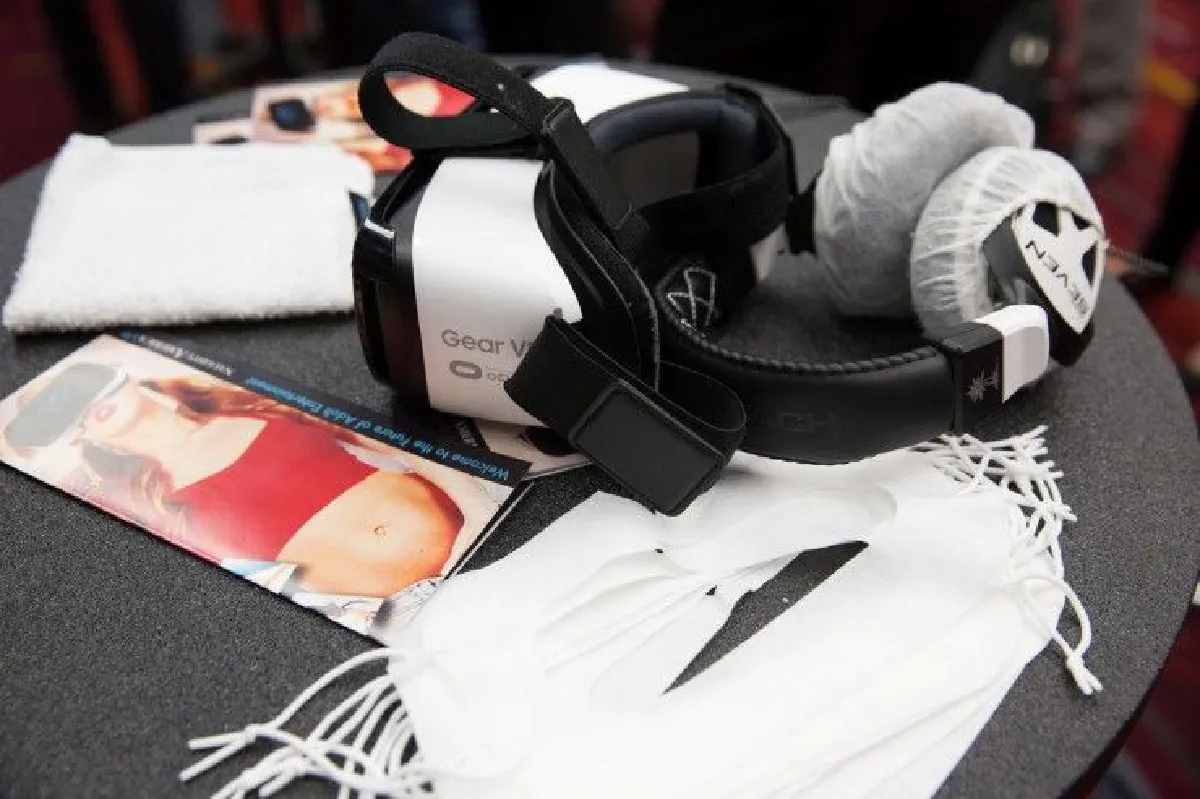 CES 2017 เปิดให้ผู้สนใจทดลองชม VR Porn