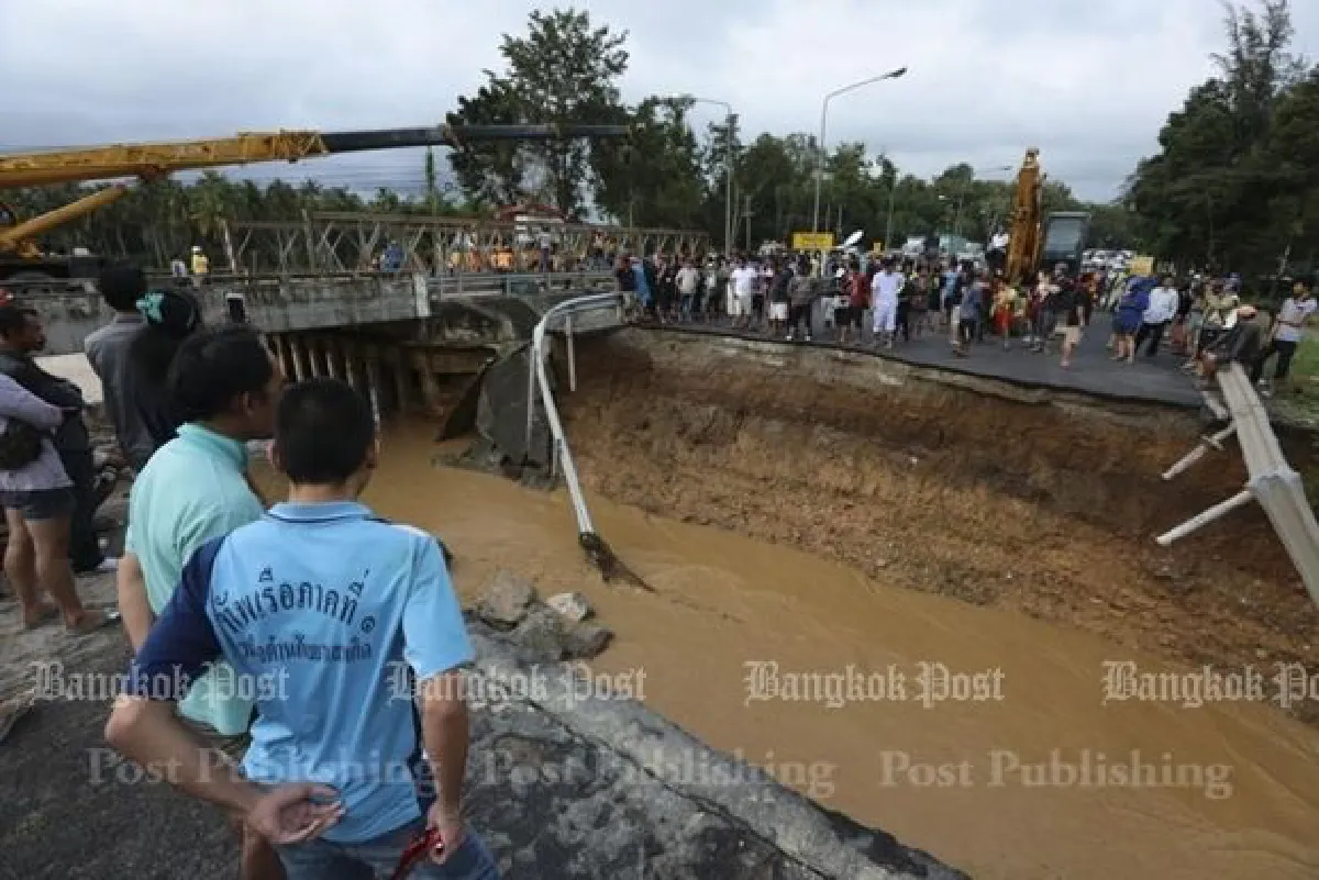 Death toll reaches 25 as temporary bridges reopen traffic  (Wed. Update)