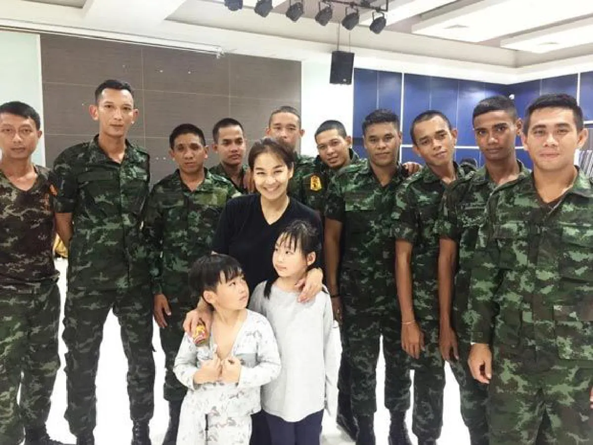 เก่งมากไอ้หนู! น้องออก้า ตามติด พ่อเปิ้ล ลงพื้นที่ช่วยเหลือน้ำท่วม