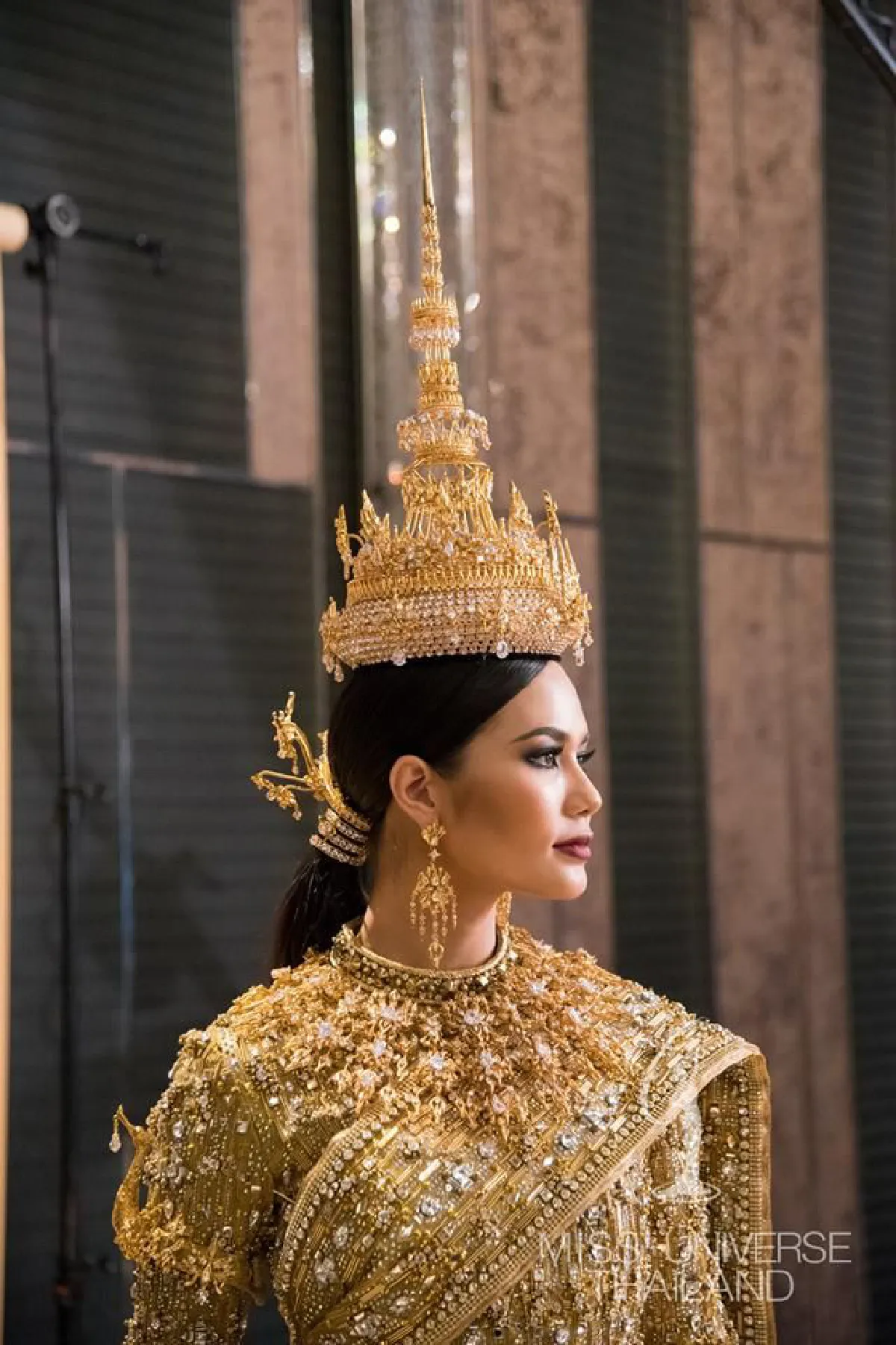 สวยชิงจักรวาล! น้ำตาล ชลิตา บินลัดฟ้าเตรียมประชันบนเวทีมิสยูนิเวิร์ส