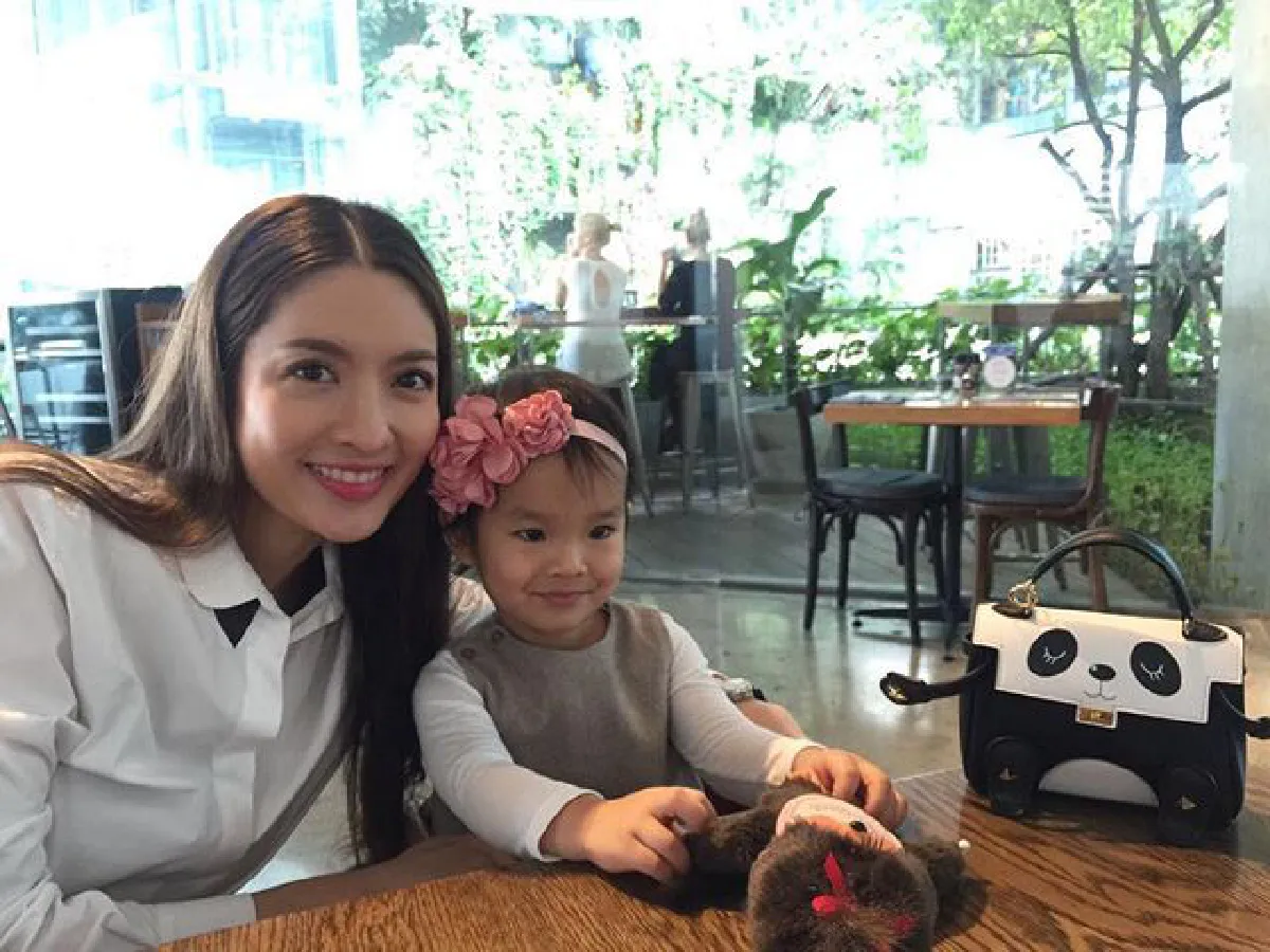 น่ารักทะเล้นจริงๆ สภาพหลังกลับจากรร.ของ เด็กหญิงปีใหม่