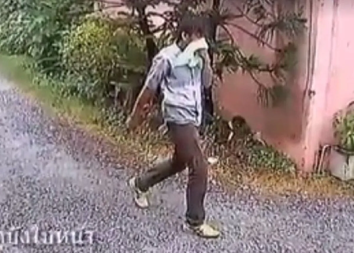 เตือนภัยโจร 5 วิ! บุกงัดห้องกลางวันเเสกๆ ย่านบางขุนเทียน