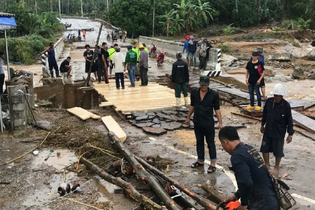 ส่องความเสียหายบางสะพานหลังวันน้ำลด
