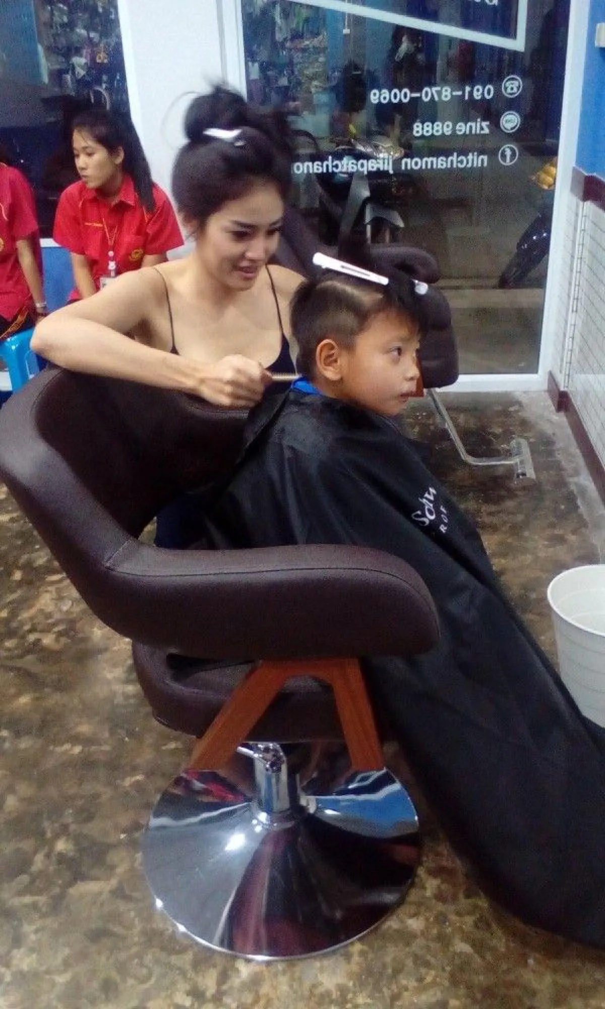 "รับประกันแม่บ้านอย่าห่วง" เปิดใจ "ทราย" เจ้าของบาร์เบอร์สุดฮอต