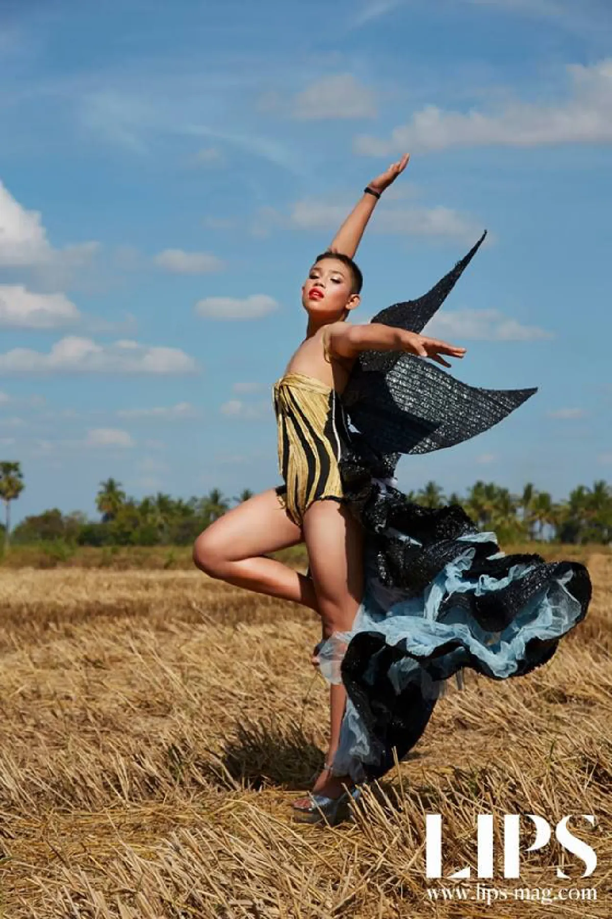 จัดเต็มทุกท่วงท่า..แฟชั่นบ้านนาสุดเก๋จาก กี้กี้จูโน่ และผองเพื่อน