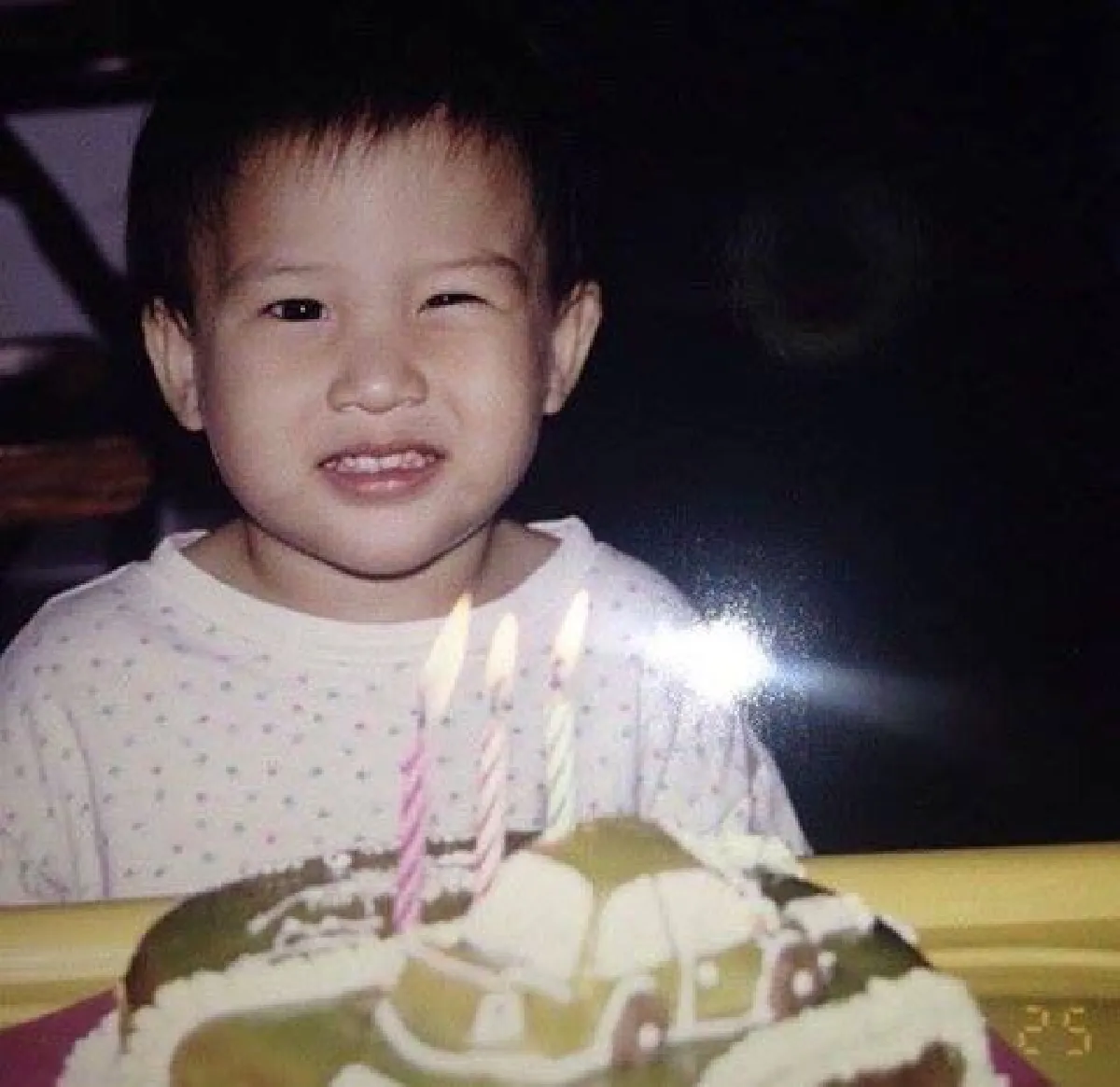 ฉายแววหล่อ 10 ภาพวัยเด็กดารา..โตมาเป็นพระเอกในดวงใจ