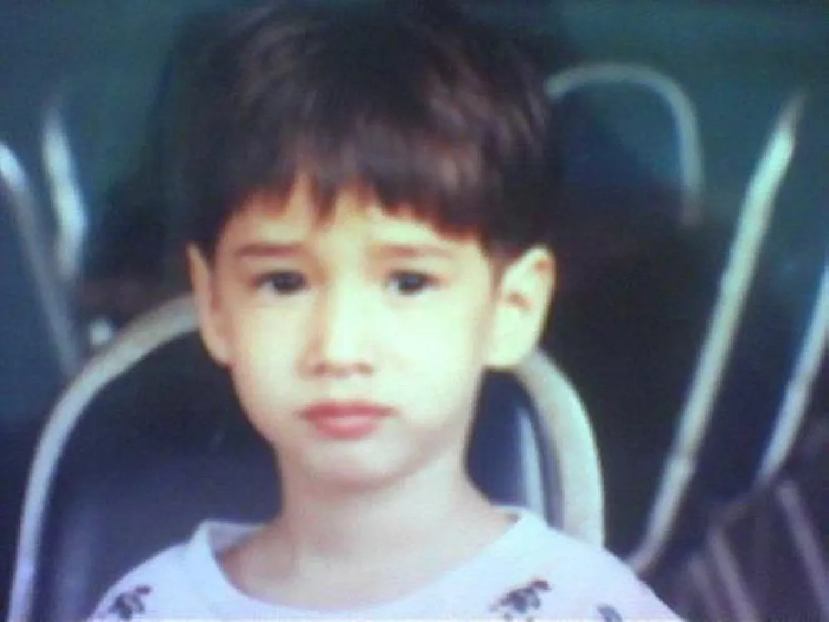 ฉายแววหล่อ 10 ภาพวัยเด็กดารา..โตมาเป็นพระเอกในดวงใจ