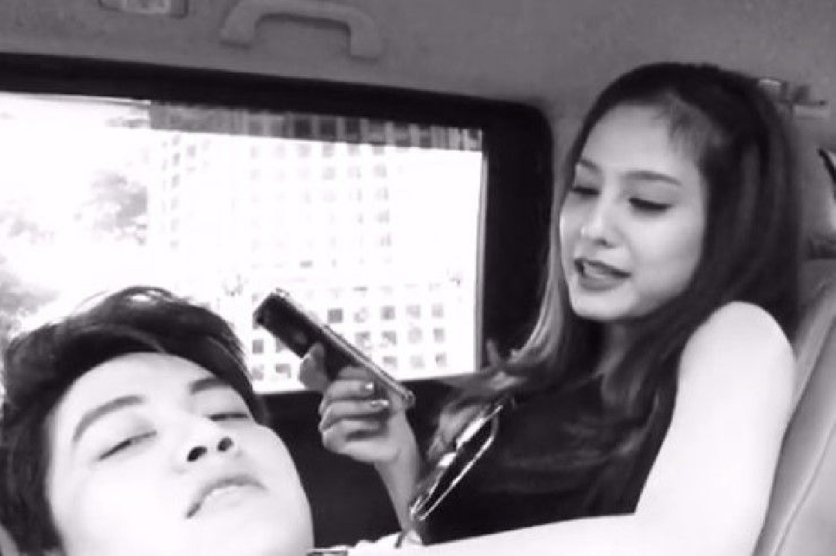 หวานเวอร์!"กอล์ฟ-ขวัญ"นอนหนุนตักร้องเพลงมุ้งมิ้งน่ารัก หวานเวอร์!"กอล์ฟ-ขวัญ"นอนหนุนตักร้องเพลงมุ้งมิ้งน่ารัก