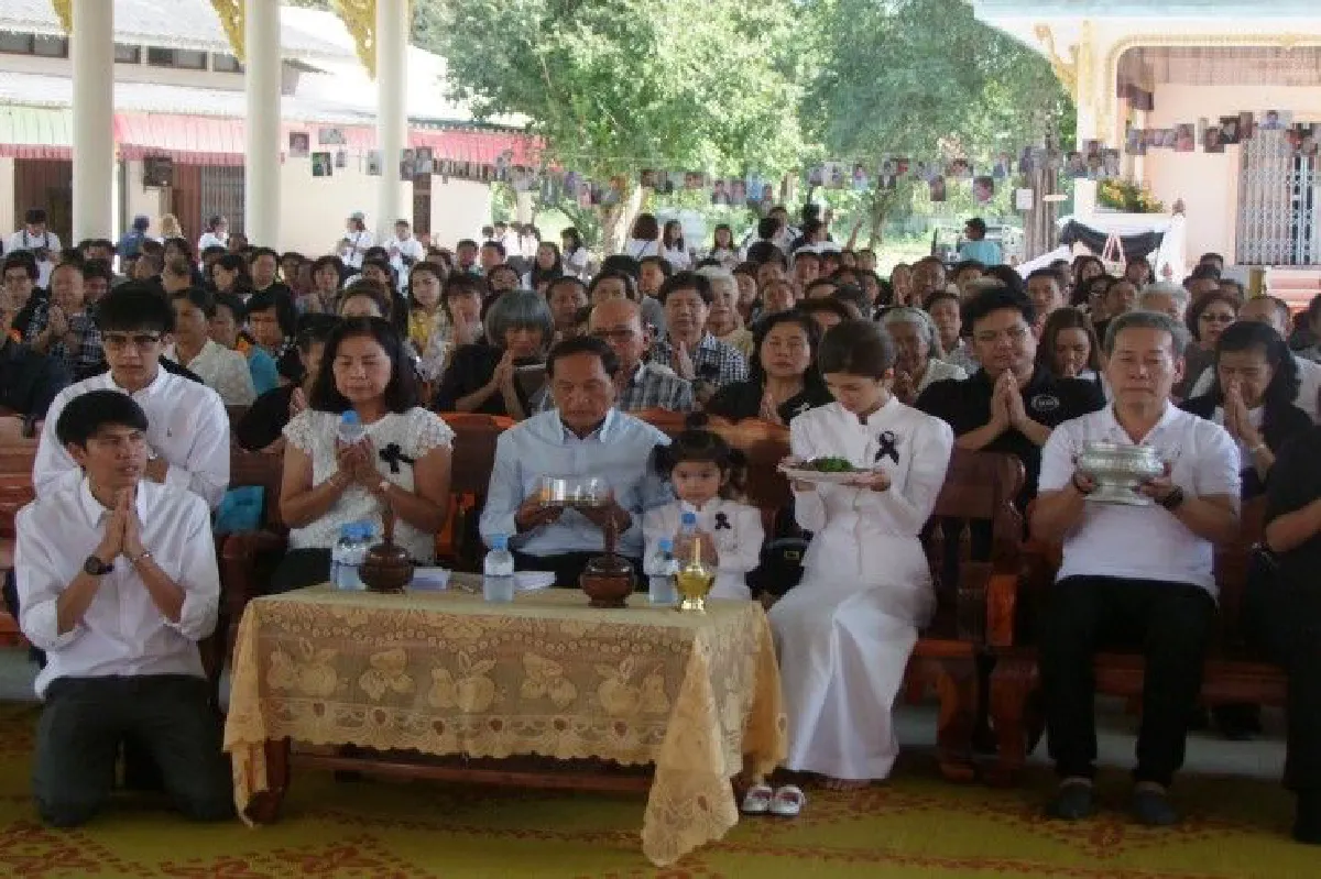 ครอบครัวสหวงษ์ ทำบุญครบรอบ 1 ปี การจากไปของ ปอ ทฤษฎี