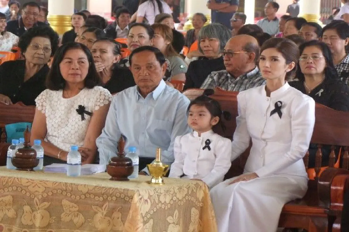 ครอบครัวสหวงษ์ ทำบุญครบรอบ 1 ปี การจากไปของ ปอ ทฤษฎี
