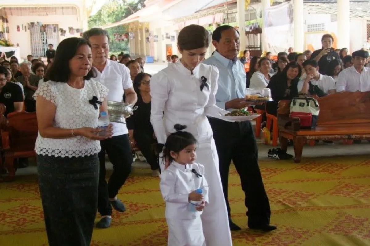 ครอบครัวสหวงษ์ ทำบุญครบรอบ 1 ปี การจากไปของ ปอ ทฤษฎี