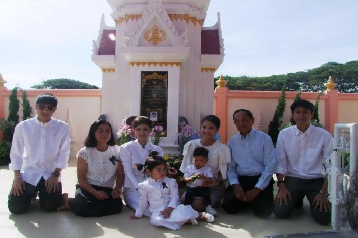 ครอบครัวสหวงษ์ ทำบุญครบรอบ 1 ปี การจากไปของ ปอ ทฤษฎี