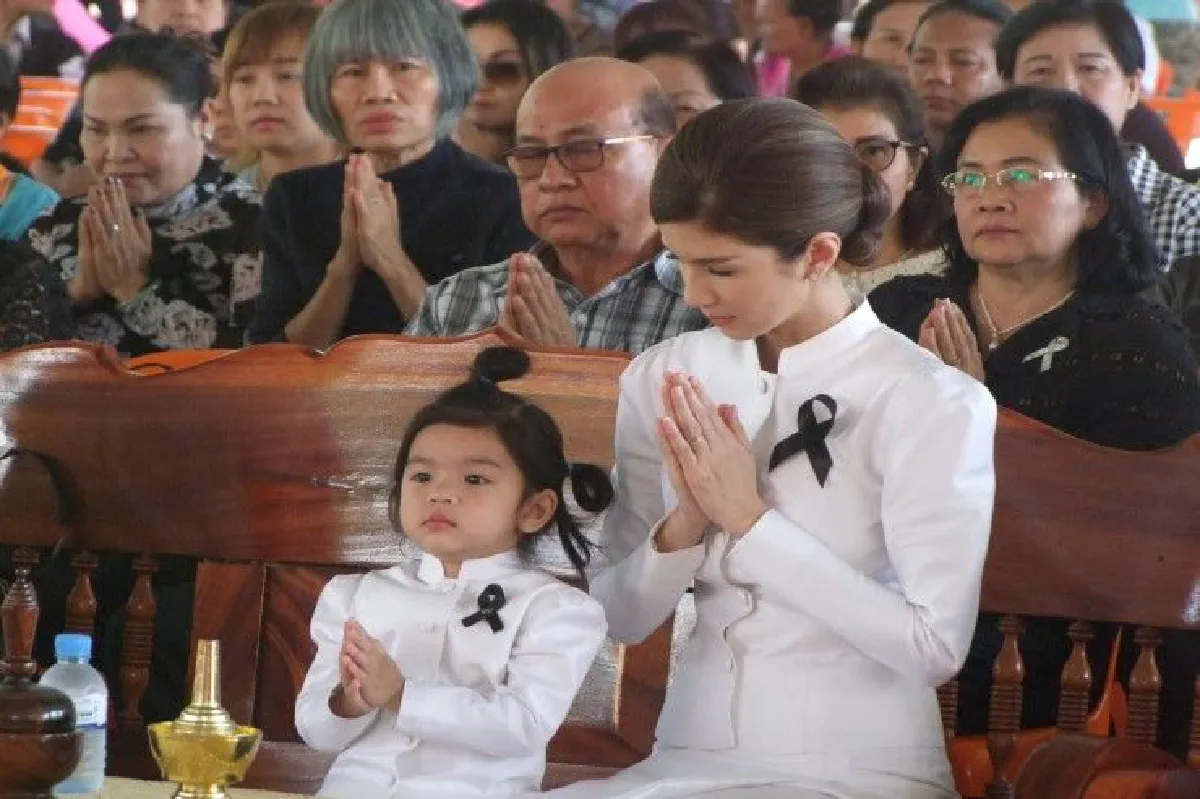 ครอบครัวสหวงษ์ ทำบุญครบรอบ 1 ปี การจากไปของ ปอ ทฤษฎี