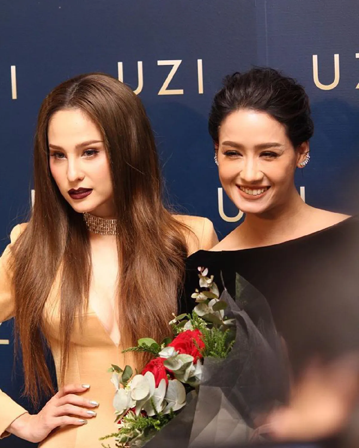 ขวัญ อุษามณี อวดลุคแซ่บ! ในชุดเดรสแหวกอกสุดเซ็กซี่