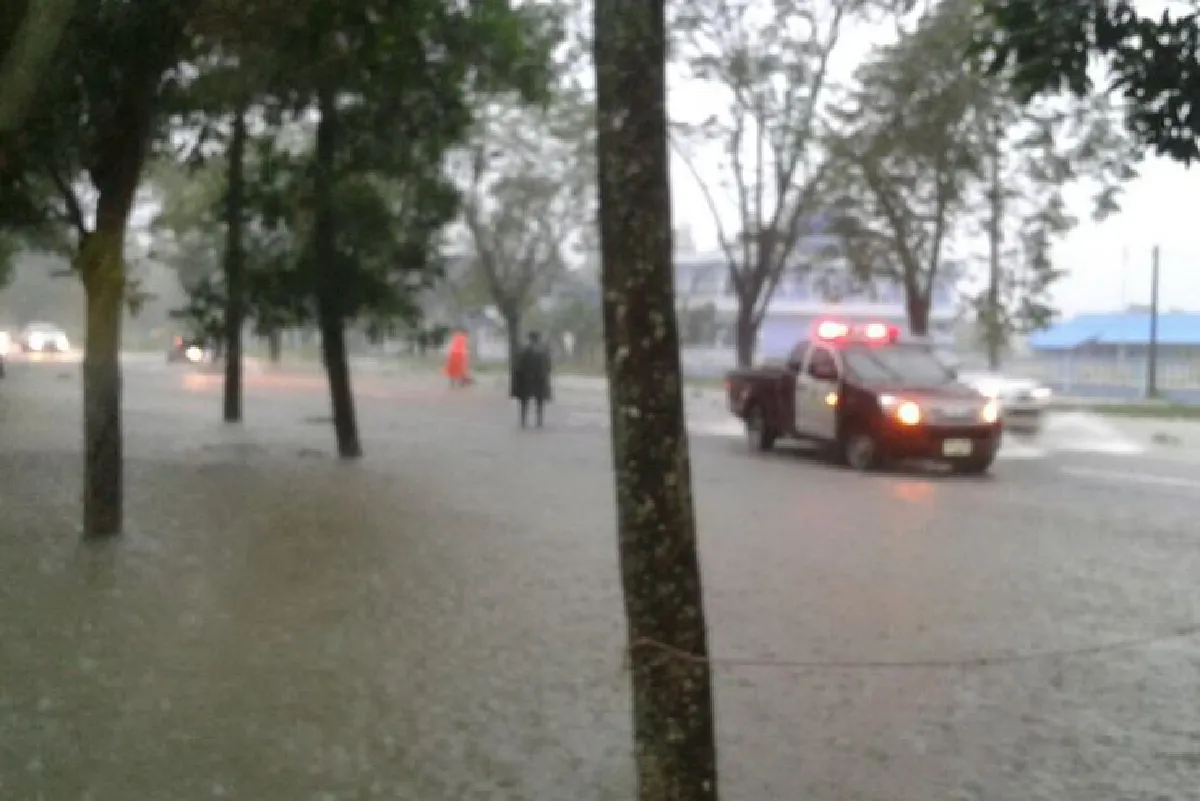ปัตตานีฝนตกหนักเตือนระวังน้ำป่าไหลหลาก