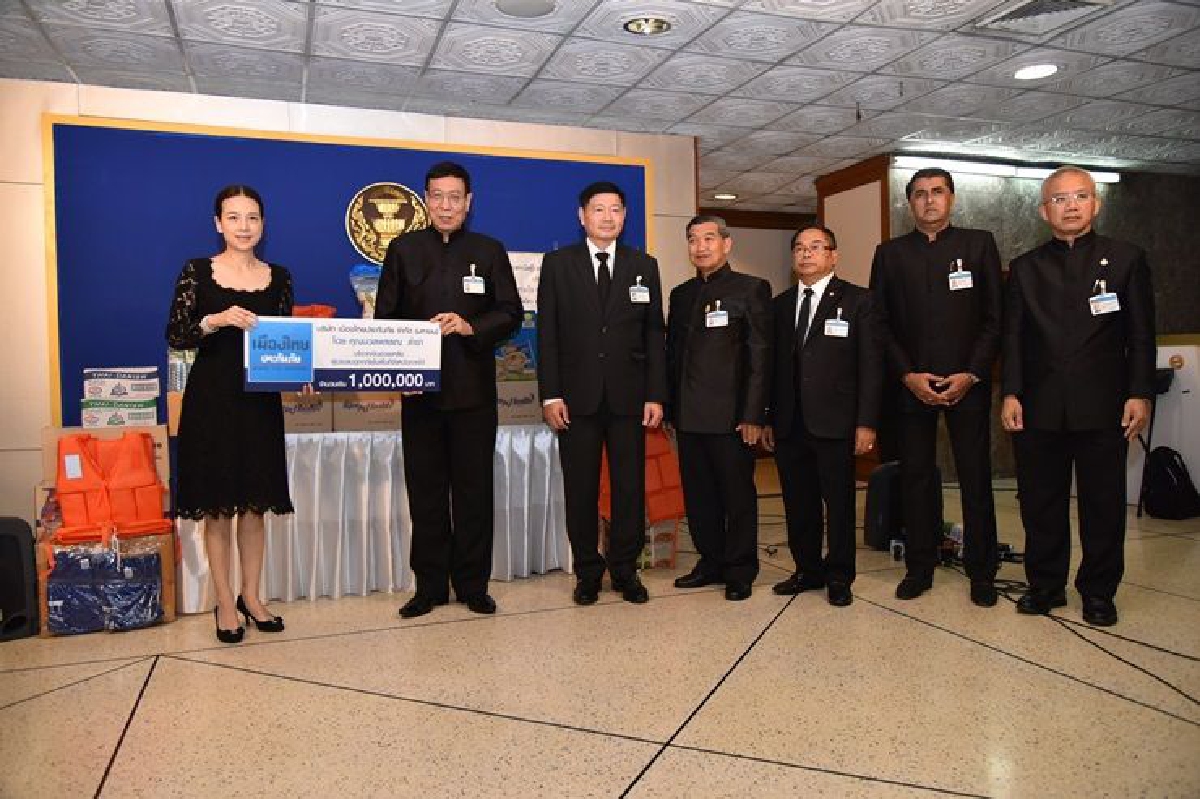 ประธานสนช.รับมอบเงิน-สิ่งของช่วยน้ำท่วมภาคใต้ ประธานสนช.รับมอบเงิน-สิ่งของช่วยน้ำท่วมภาคใต้