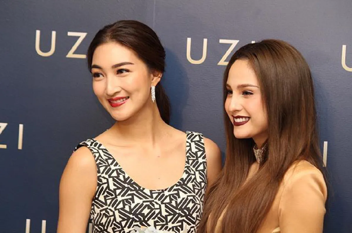 ขวัญ อุษามณี อวดลุคแซ่บ! ในชุดเดรสแหวกอกสุดเซ็กซี่