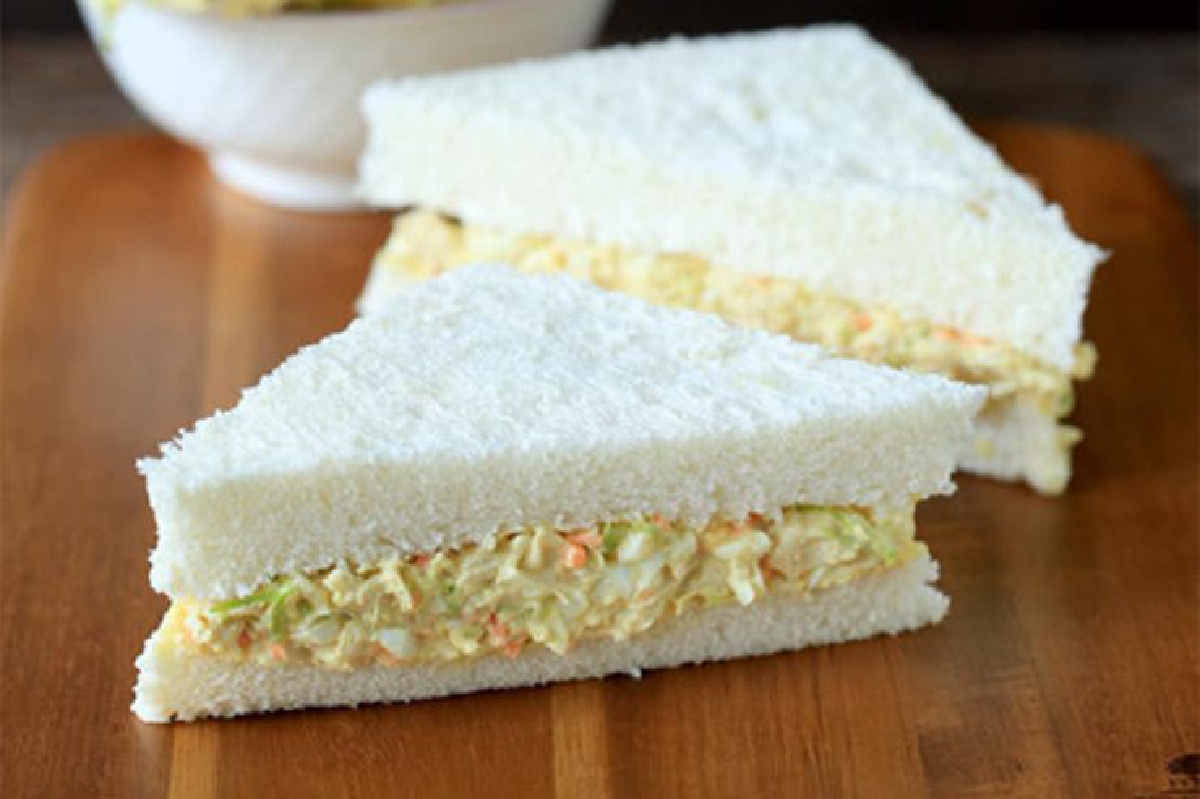Cold Sandwiches: แซนด์วิชไก่ฉีกเเบบโบราณ Cold Sandwiches: แซนด์วิชไก่ฉีกเเบบโบราณ