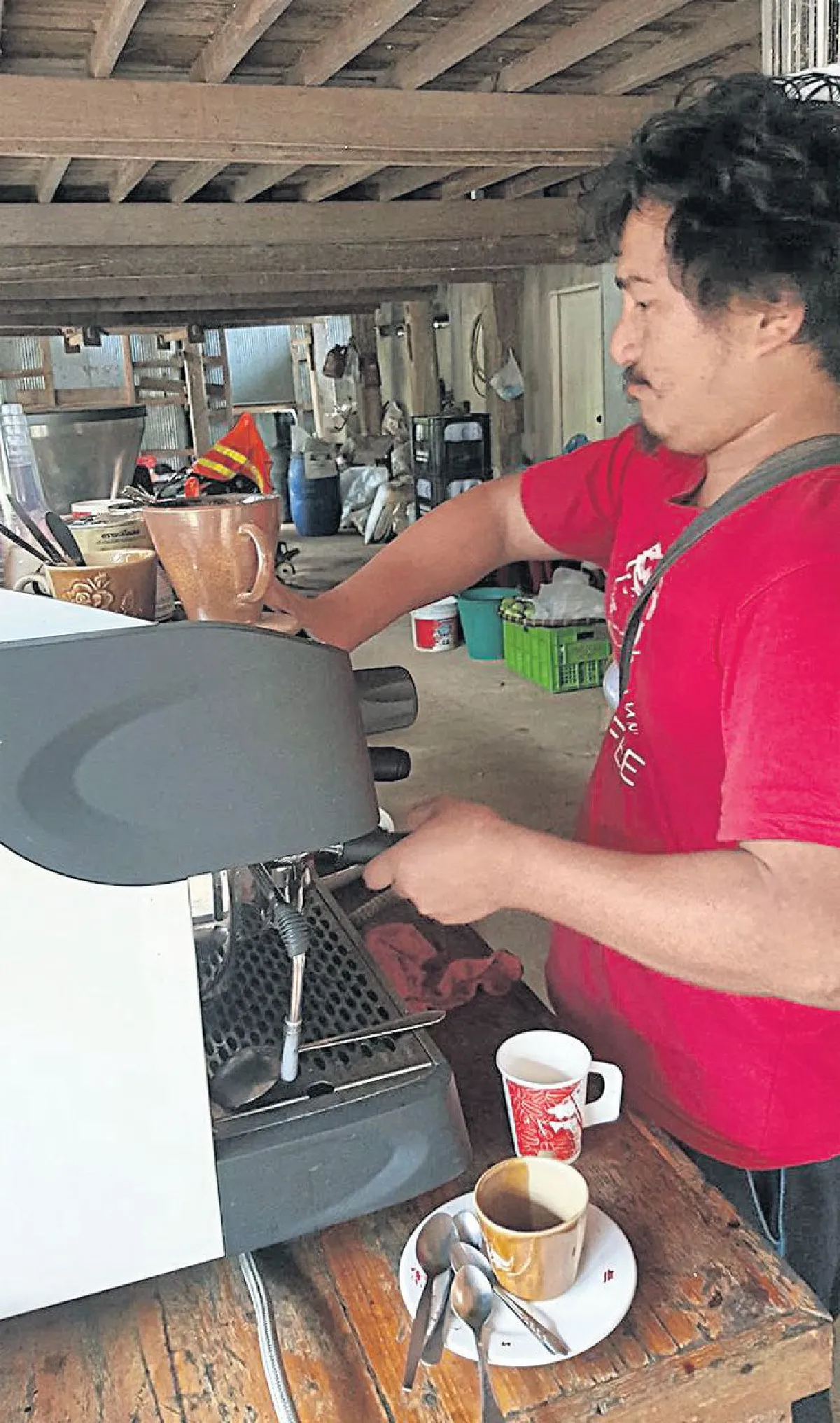 จิบกาแฟห้วยห้อม แลวิวหลักล้าน