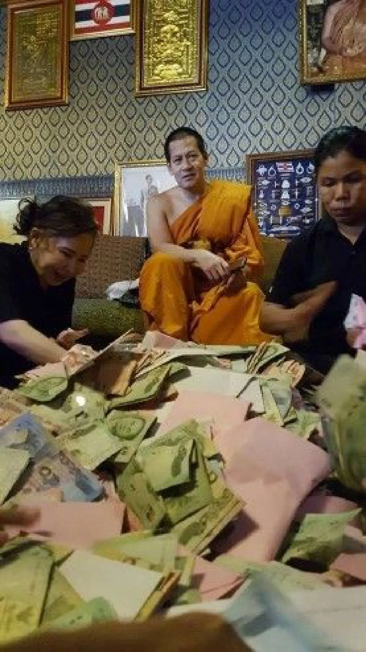 "พระบิณฑ์" ลาสิกขา นำเงินบริจาคกว่า 3 แสน ส่งต่อบุญให้วัด