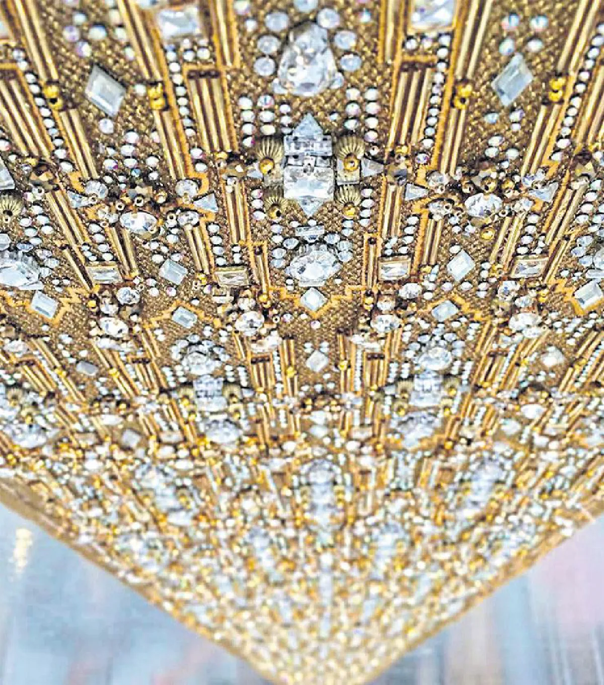 หิรัญกฤษฏิ์ ภัทรบริบูรณ์กุล หรูหราอลังการ วิจิตรงามสง่า ประกาศกึกก้องยูนิเวิร์ส