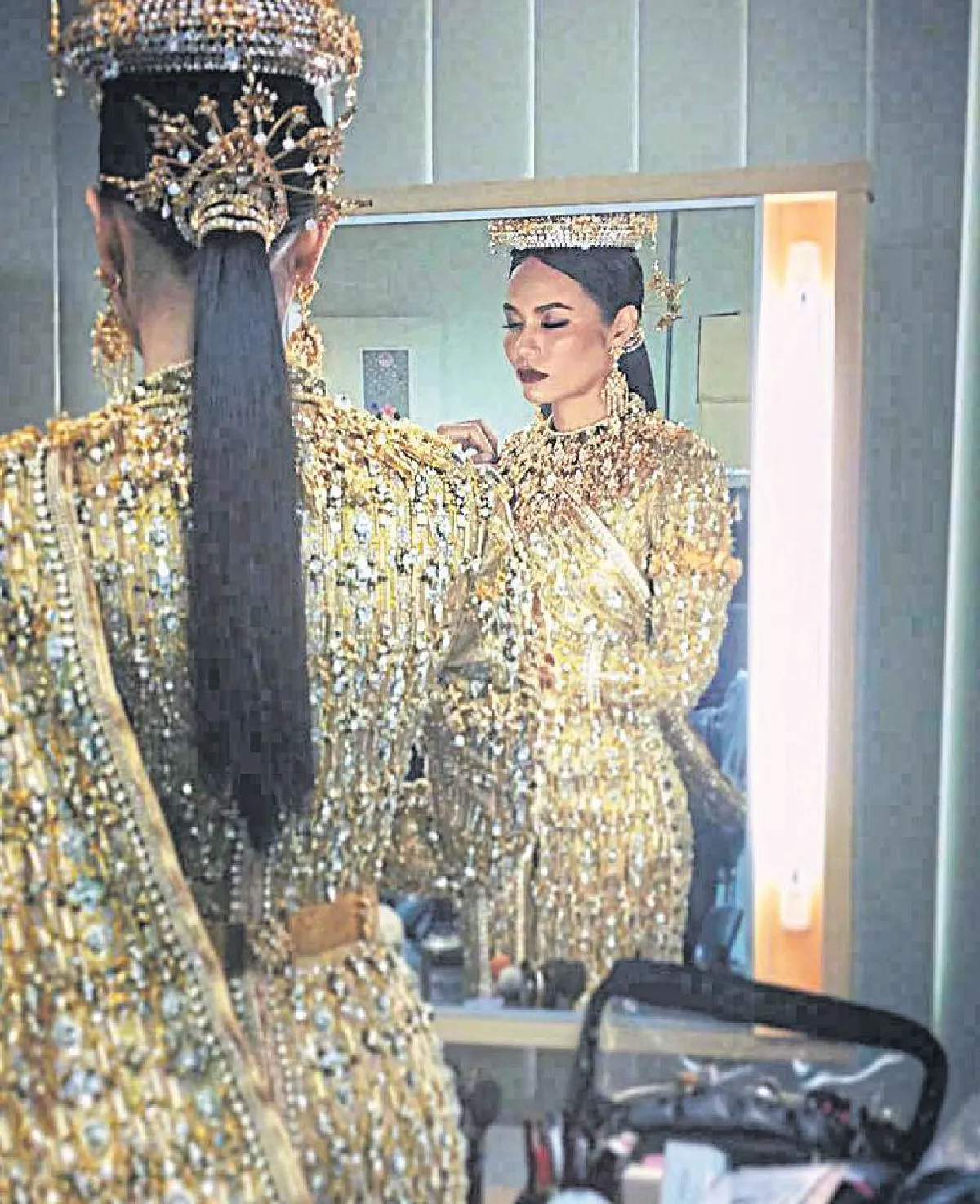 หิรัญกฤษฏิ์ ภัทรบริบูรณ์กุล หรูหราอลังการ วิจิตรงามสง่า ประกาศกึกก้องยูนิเวิร์ส