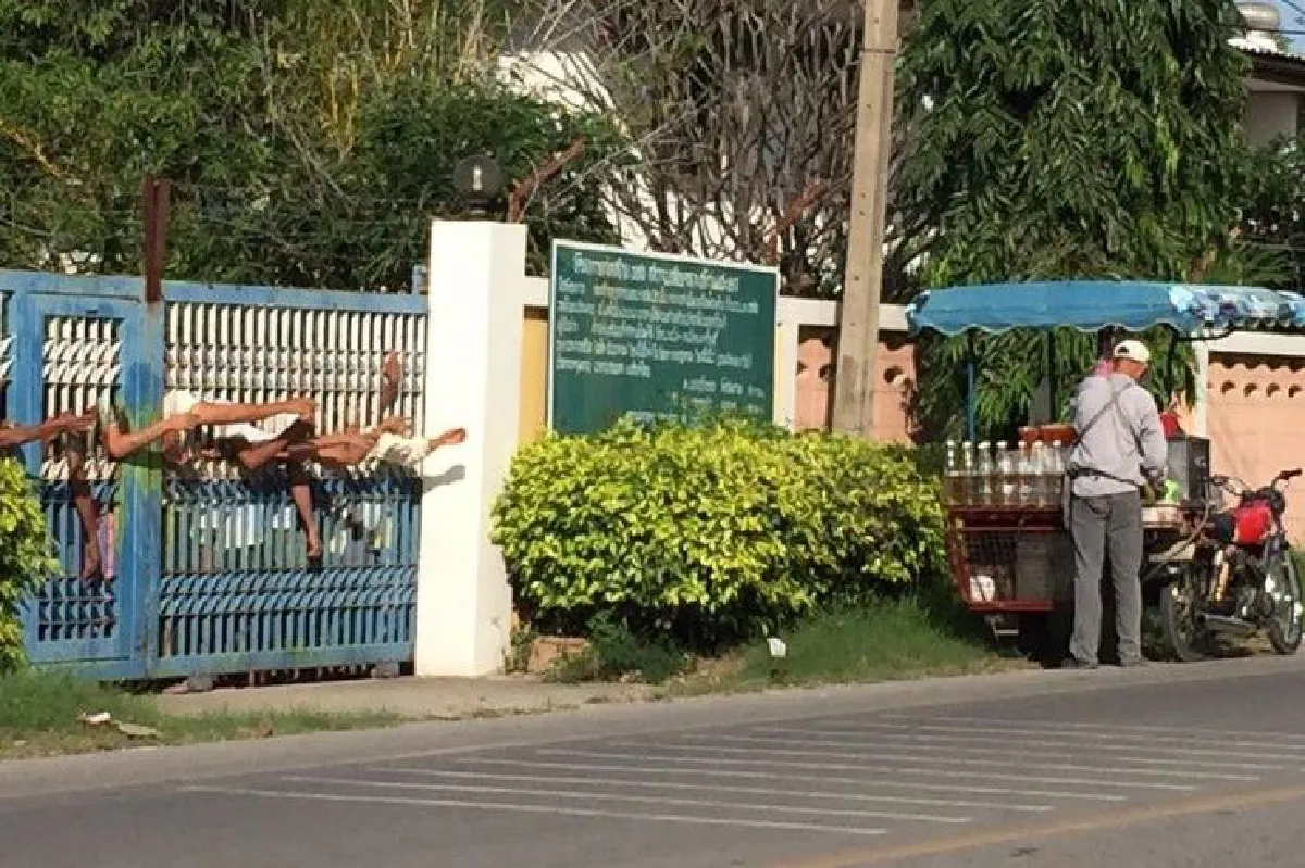 ลุงขายน้ำรวยน้ำใจ แจกให้คนในสถานสงเคราะห์ฟรี