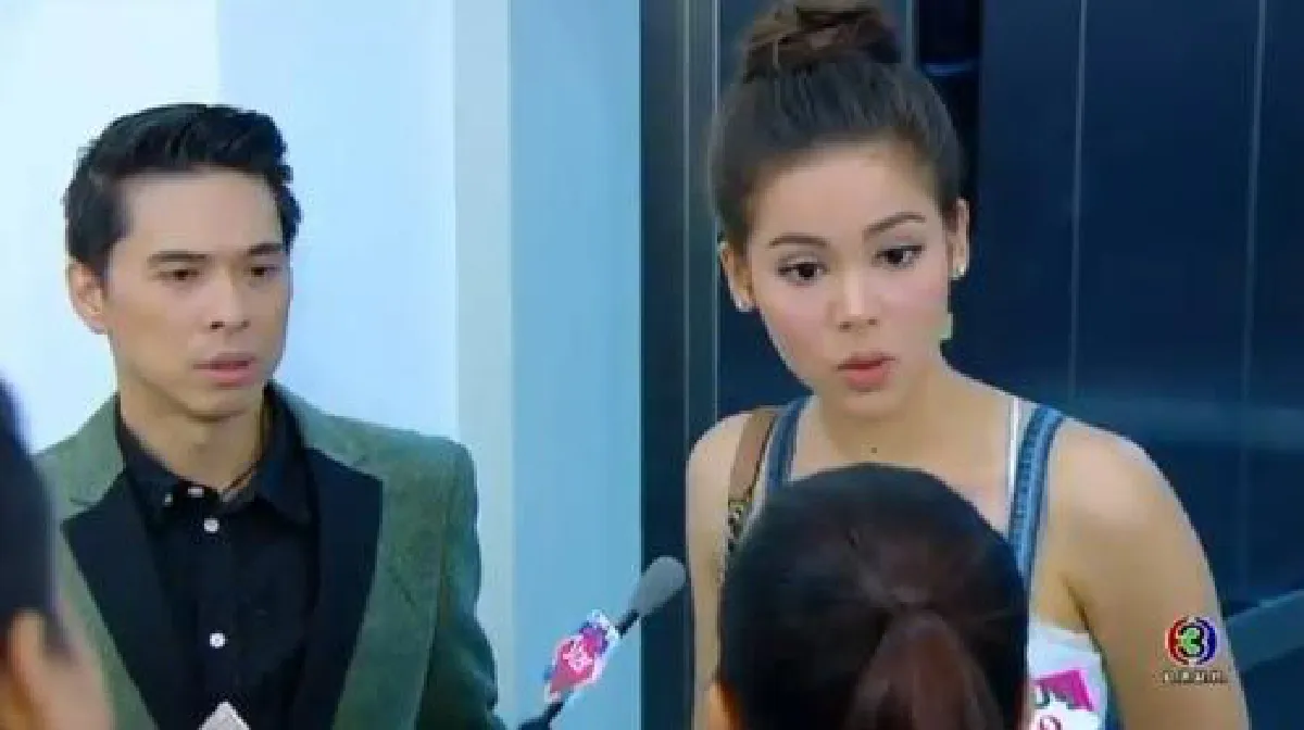 ช็อตต่อช็อต! ญาญ่า ฉะนักข่าวในละครคล้ายชีวิตจริง พลอย เฌอมาลย์