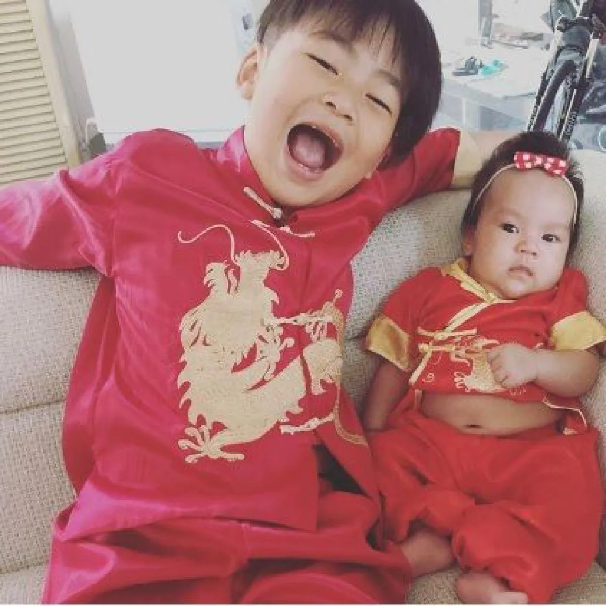 10 ภาพน่ารัก ซุปตาร์ตัวน้อยใส่ชุดแดง..รอรับอั่งเปาวันตรุษจีน