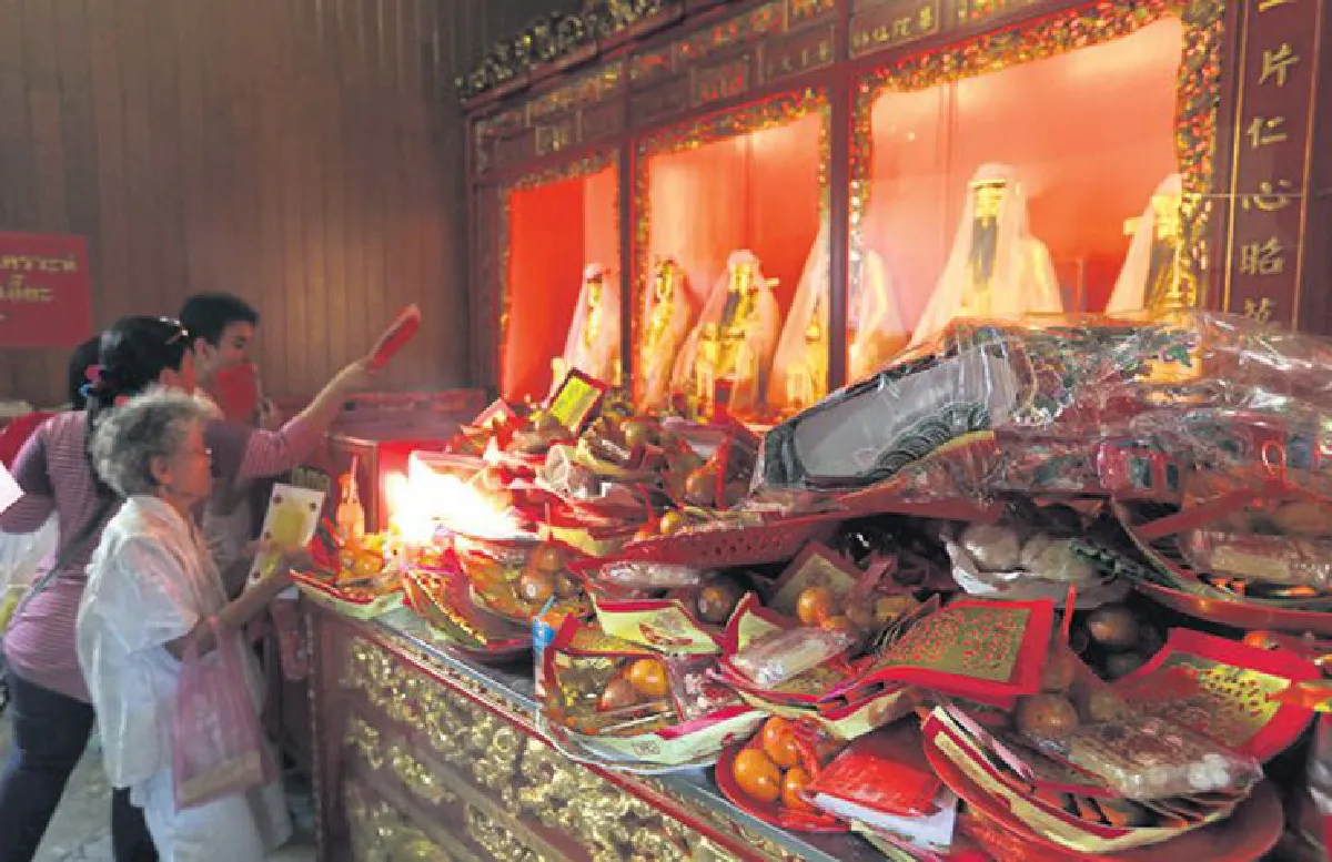 ‘เยาวราช’ หลังม่านแดงตรุษจีน