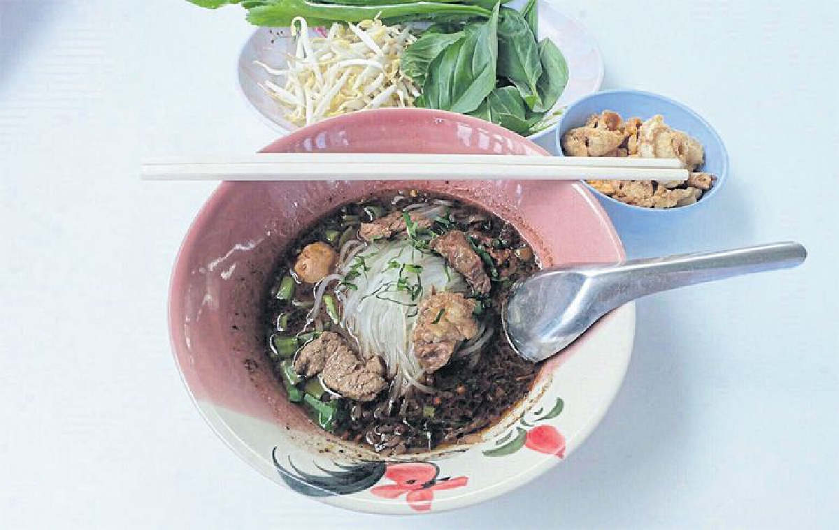 ก๋วยเตี๋ยวเรือ ป.ประทีป ร่มเกล้า ผ่านแล้วต้องแวะชิม ก๋วยเตี๋ยวเรือ ป.ประทีป ร่มเกล้า ผ่านแล้วต้องแวะชิม