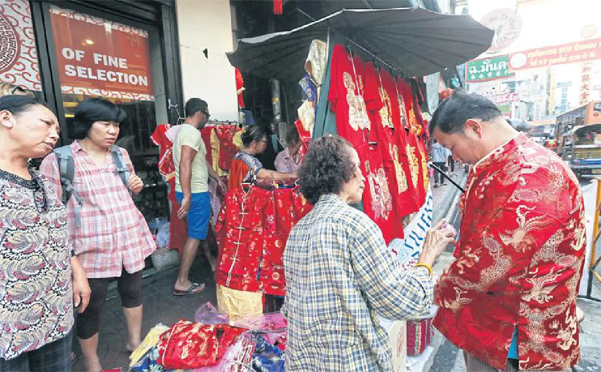 ‘เยาวราช’ หลังม่านแดงตรุษจีน