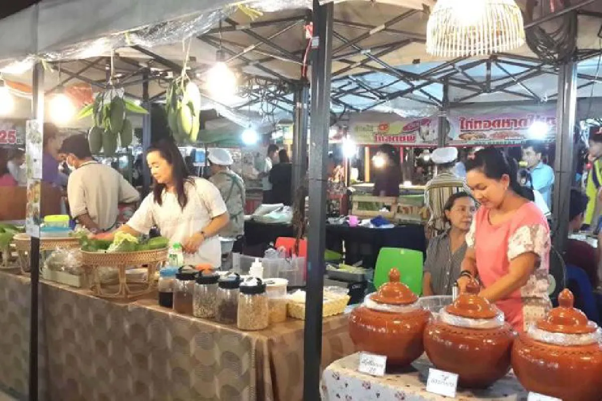 เที่ยว ชิม ช็อป ชิล ตลาดเดอะคอนเทนเนอร์